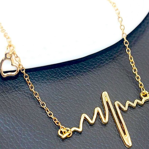 ⚜️[𝟯/$𝟭𝟴]⚜️EKG Gold Simple Heartbeat Choker NEW - Picture 4 of 8